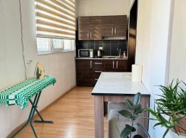 Cozy 2 rooms apartment in the center, free WiFi、ドゥシャンベのホテル