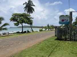 Hospedaje Rosa Del Mar & Sweets Cafe, ξενοδοχείο σε Big Corn Island