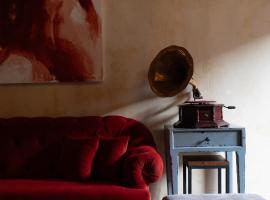 The Bungalow Galle Fort - Hotel - Restaurant - Cocktail bar, hotel in Galle