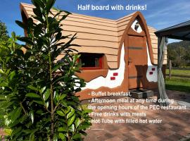 Glamping PEC - HALFBOARD、Selnica ob Draviのホテル