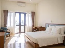Farmer Community Hotel