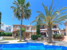 Eden gardens, hótel í Paphos