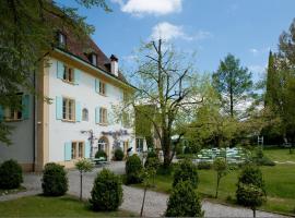 Hotel Photo: Schloss Ueberstorf - Tafeln, Tagen, Träumen