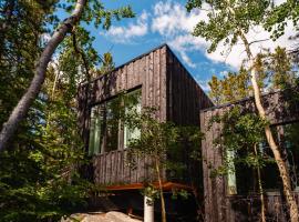Black Spruce - Yellow Door, hotel i Whitehorse