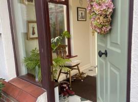 2 Bed Retreat by Lake, Hotel and Golf Course, Hotel in Tulfarris