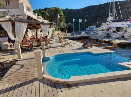 Augusta, hôtel à Lastovo