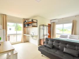 InHome: Estúdio Superior5, Praia do Campeche N1606: Florianópolis şehrinde bir otel