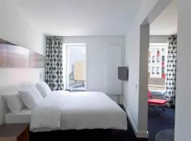 Hotel Gat Point Charlie