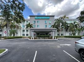 La Quinta Inn & Suites by Wyndham Sawgrass, hotel in Sunrise