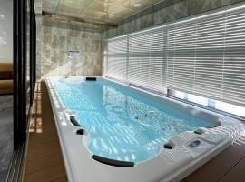 Gongju Forest Stay Pool Villa, hotel v destinaci Sŏkpong