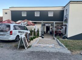 Penzión Šírava, ξενοδοχείο σε Kaluza