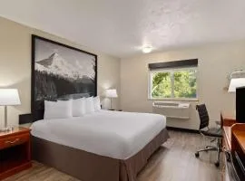 Super 8 by Wyndham Roseburg