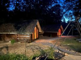 Bungalow Bay -2 domki 4 osoby, hotel v destinaci Łacha