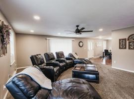 Indoor Hot-Tub! Spacious & Updated MQT Township Home!, hotel v destinaci Marquette