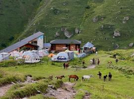 Zeta Camping -Chaukhi View Mountain Retreat, Hotel in Juta