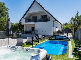 Balatonic Lime apartmanház, hotel in Siófok