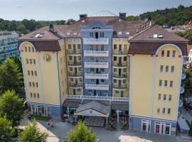 Palace Hotel Hévíz، فندق في هفيز