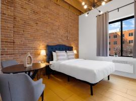 The Little Prince Rooms-Old Montreal, hotel in Montréal