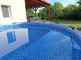 Gyümölcsös Vendégház, Poroszló, Tisza-tó - Fruit Orchard Guest House, Poroszló, Lake Tisza、ポロスローのホテル