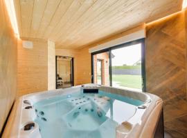 Le chalet aux portes du pays d Auge、Saint-Samsonのホテル