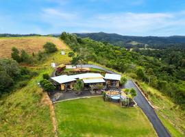 Mayan Farm House and Villas, Kin Kin, hôtel à Kin Kin