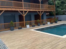 T1 avec piscine a 50 metre de la mer, ξενοδοχείο σε Καγιέν