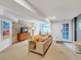 Cute and Charming 1BR in Fantastic Location townhouse