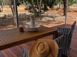 Curlew Cottage Katherine, hotel in Katherine