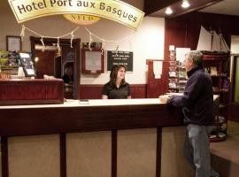 Hotel Port Aux Basques، فندق في شانيل-بورت أو باسك