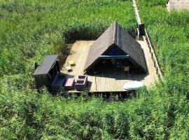 Mountains and Lakes - Romantika 5 Beach Bungalow, hotel in Rust