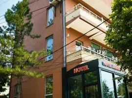 Hotel Iseberi