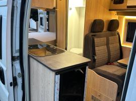 Lakoautó Berlés Luxus negykereken 2 Kastenwagen, hotel en Győrladamér