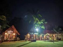 Gagees lake view cabana