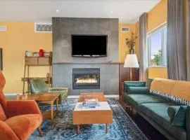 VioletSuitesPDX Boutique Hotel