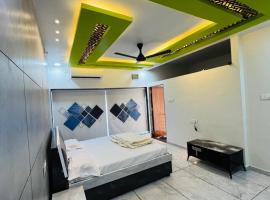 Rudraksh Homestay, hotell sihtkohas Garudeshwar