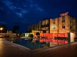 DIVINE HOTEL AND RESORTS