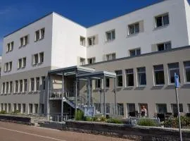 Hus up Dün
