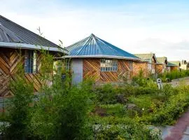 Rhino Cottages & Retreat