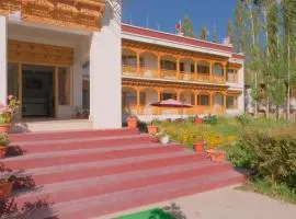 Gyalu's Residency