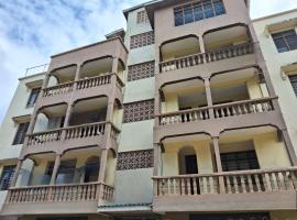 Olulu Place, ξενοδοχείο σε Frere Town