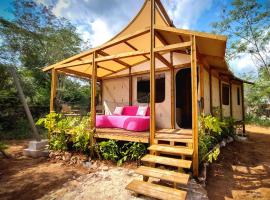 Viatura Hacienda Xtojil, Yucatan, Merida, with Optional All Inclusive, hotel in Sotuta de Peón