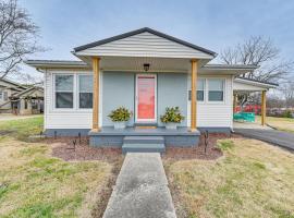 Charming Cave City Vacation Rental with Fire Pit!, hôtel à Cave City