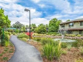 Gaia Hotel & Spa Redding, an Ascend Collection Hotel