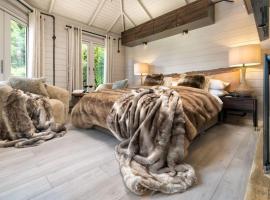 The High Longtail Lodge, hotel v destinaci Bowness-on-Windermere