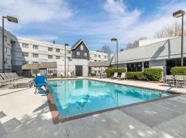 Country Inn & Suites by Radisson, Atlanta Airport South, GA