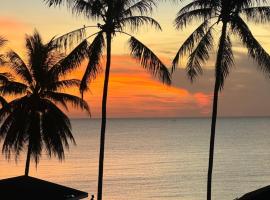 Reboot Retreat Beach Resort, Restaurant, and Coffee Shop, ξενοδοχείο σε Ban Talat Bang San