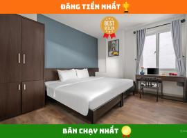 Gold Time Hotel Da Nang، فندق في دا نانغ