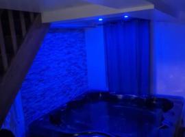 Maison cosy avec jacuzzi, hotel em Thourotte