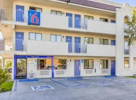 Motel 6-Phoenix, AZ - West