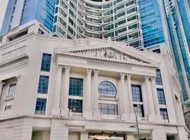 Uptown Parksuites BGC with Balcony
